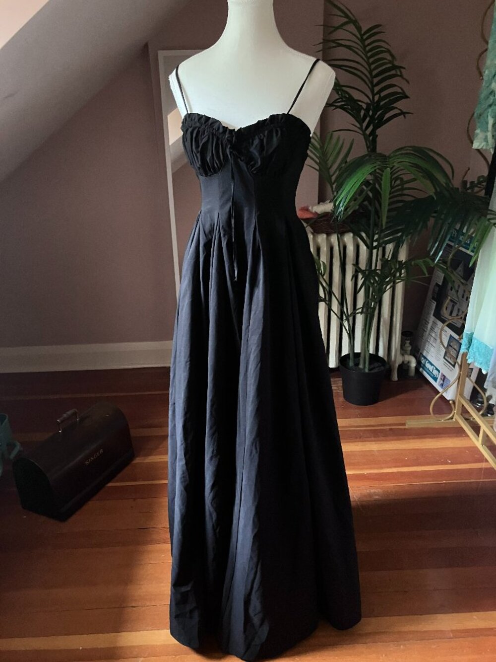 Black ruched sweetheart neckline sweeping floor length long dress evening gown
